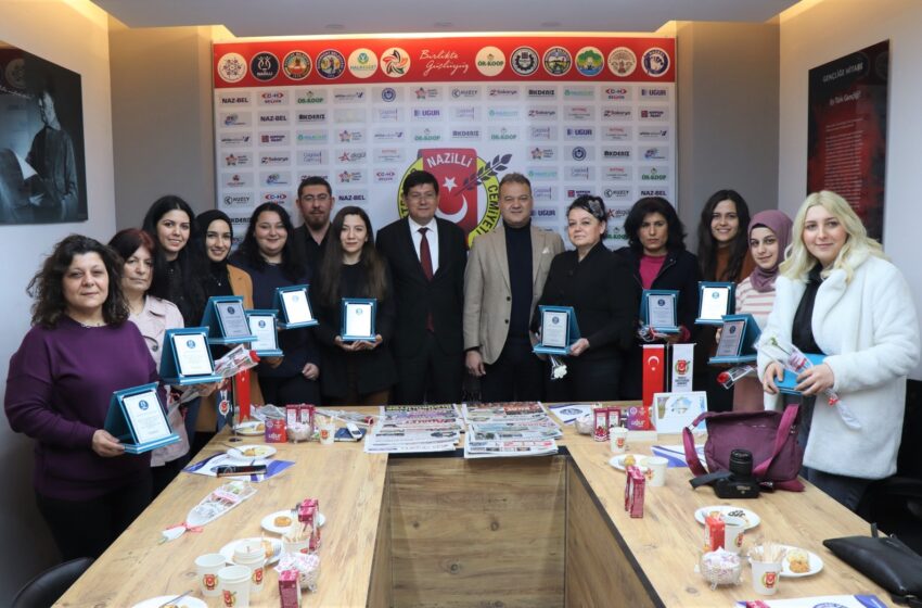  Nazilli’de görev yapan kadın gazeteciler Belediye Başkanı Özcan tarafından unutulmadılar