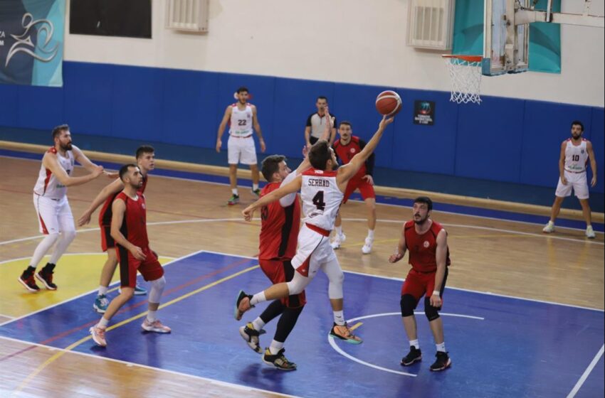  Nazilli’de Cumhuriyet Kupası basketbol turnuvasında ilk günün maçları tamamlandı