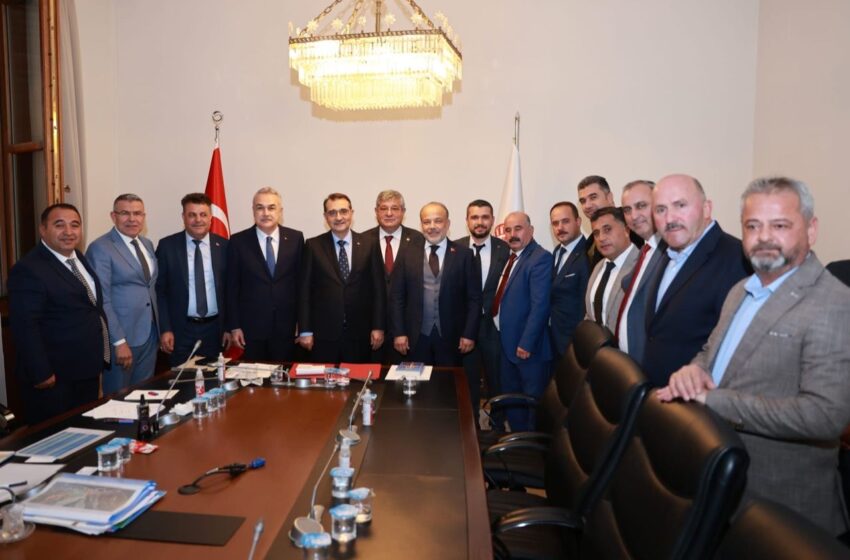 AK Parti Aydın ilçe Belediye Başkanları Ankara’da Bakan Dönmez ile yatırımları görüştüler