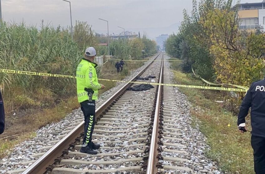 Nazilli’de tren kazası bir kişi hayatını kaybetti 