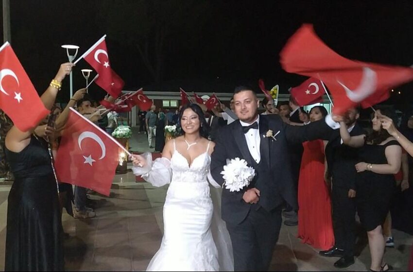  Gazeteci Abdülkadir ve Gül çifti görkemli bir düğün ile dünya evine girdi